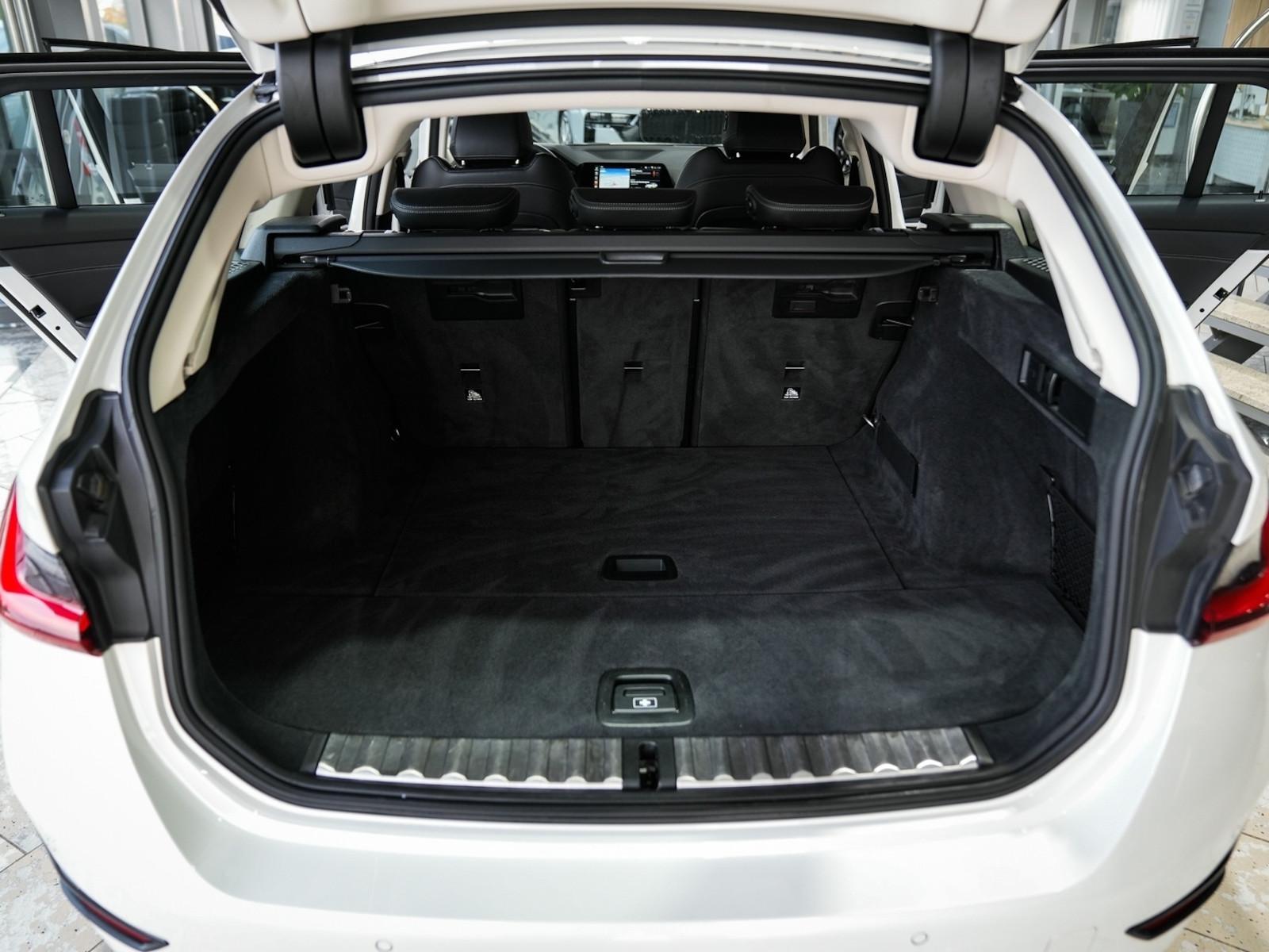 BMW 320d xDrive Touring Sport Line