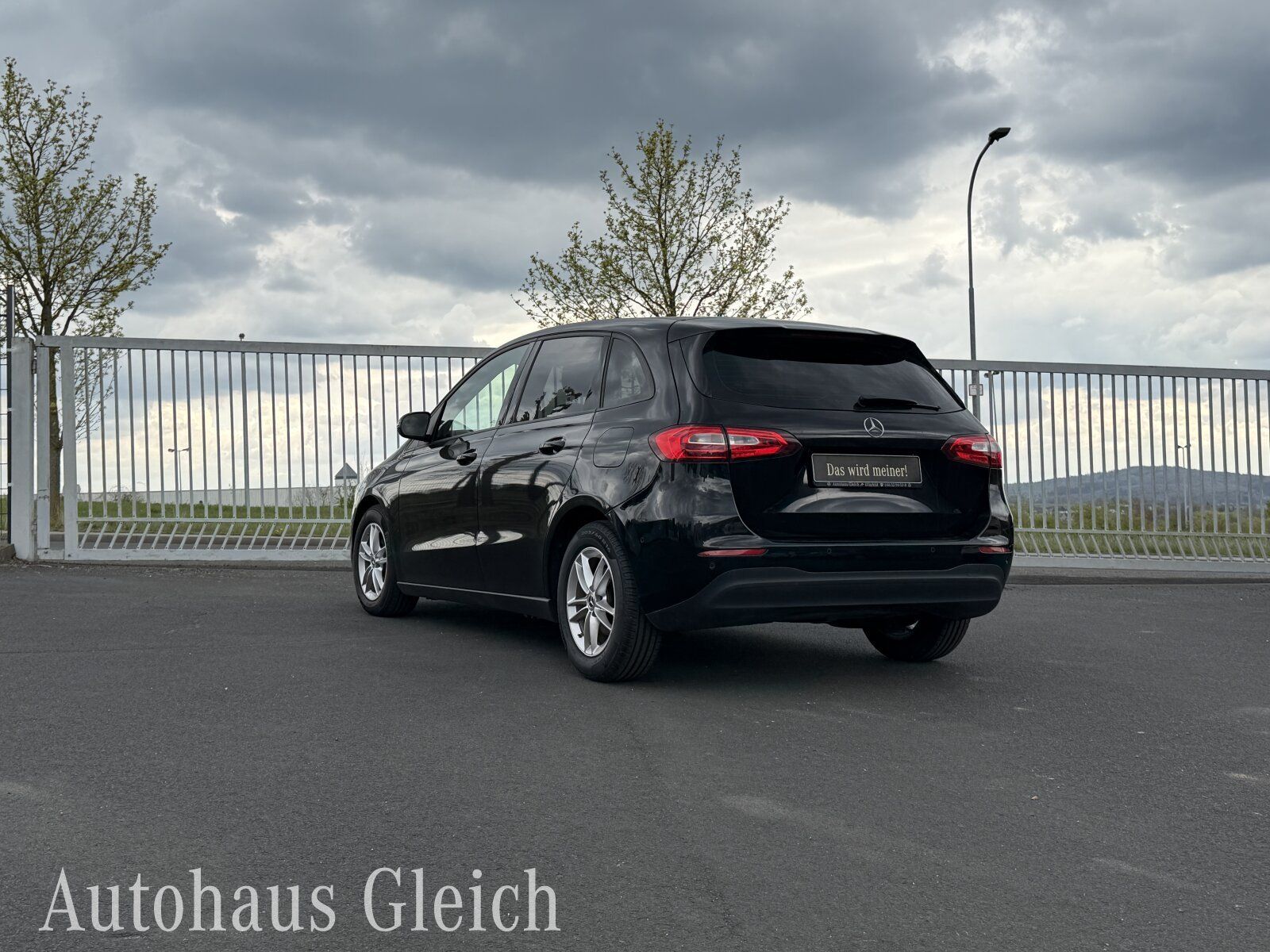 Fahrzeugabbildung Mercedes-Benz B 180 d (EURO 6d-TEMP) Navi/Autom./Klima/Sitzhzg