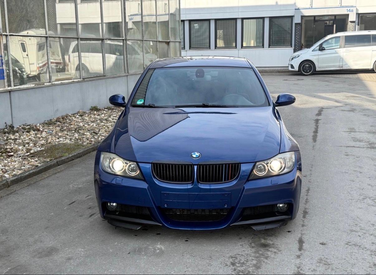 BMW 320i