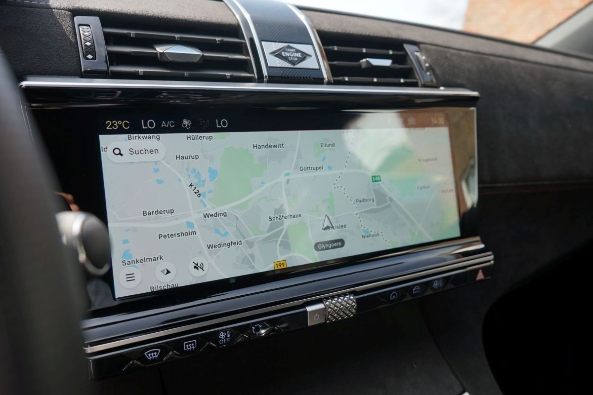 Fahrzeugabbildung DS Automobiles DS7 (Crossback) Performance Line + 360 Kamera