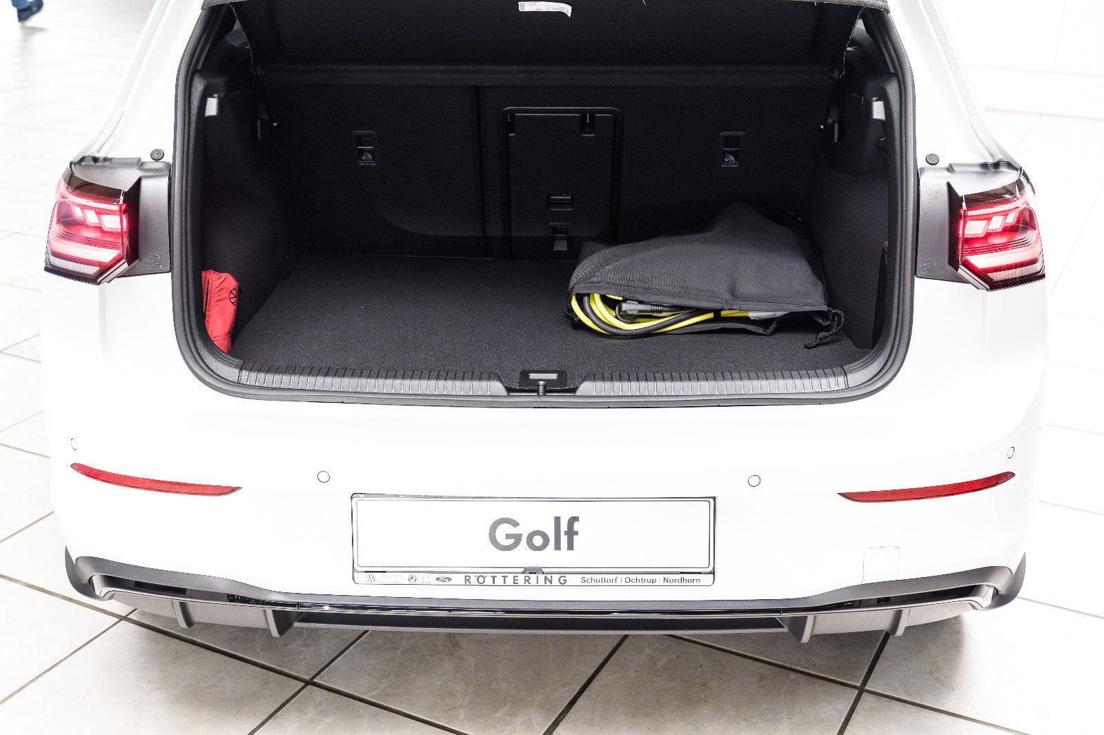 Fahrzeugabbildung Volkswagen Golf GTE BLACK-STYLE+ IQ-LIGHT