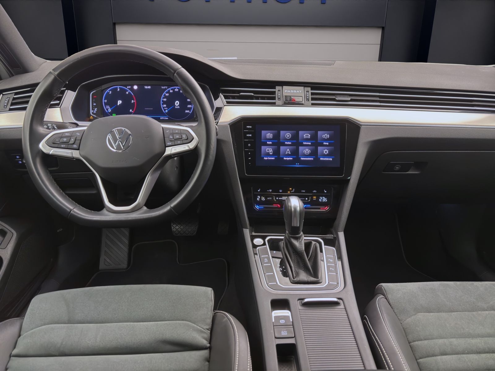 Volkswagen Passat Variant - Bild 13