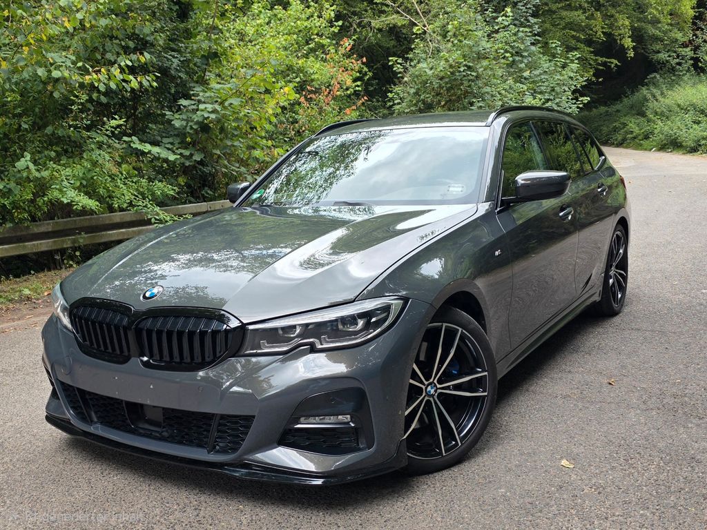 Image of BMW 330