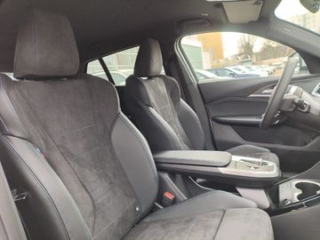 BMW iX2 eDrive20 M Sportpaket DAB LED Komfortzg.