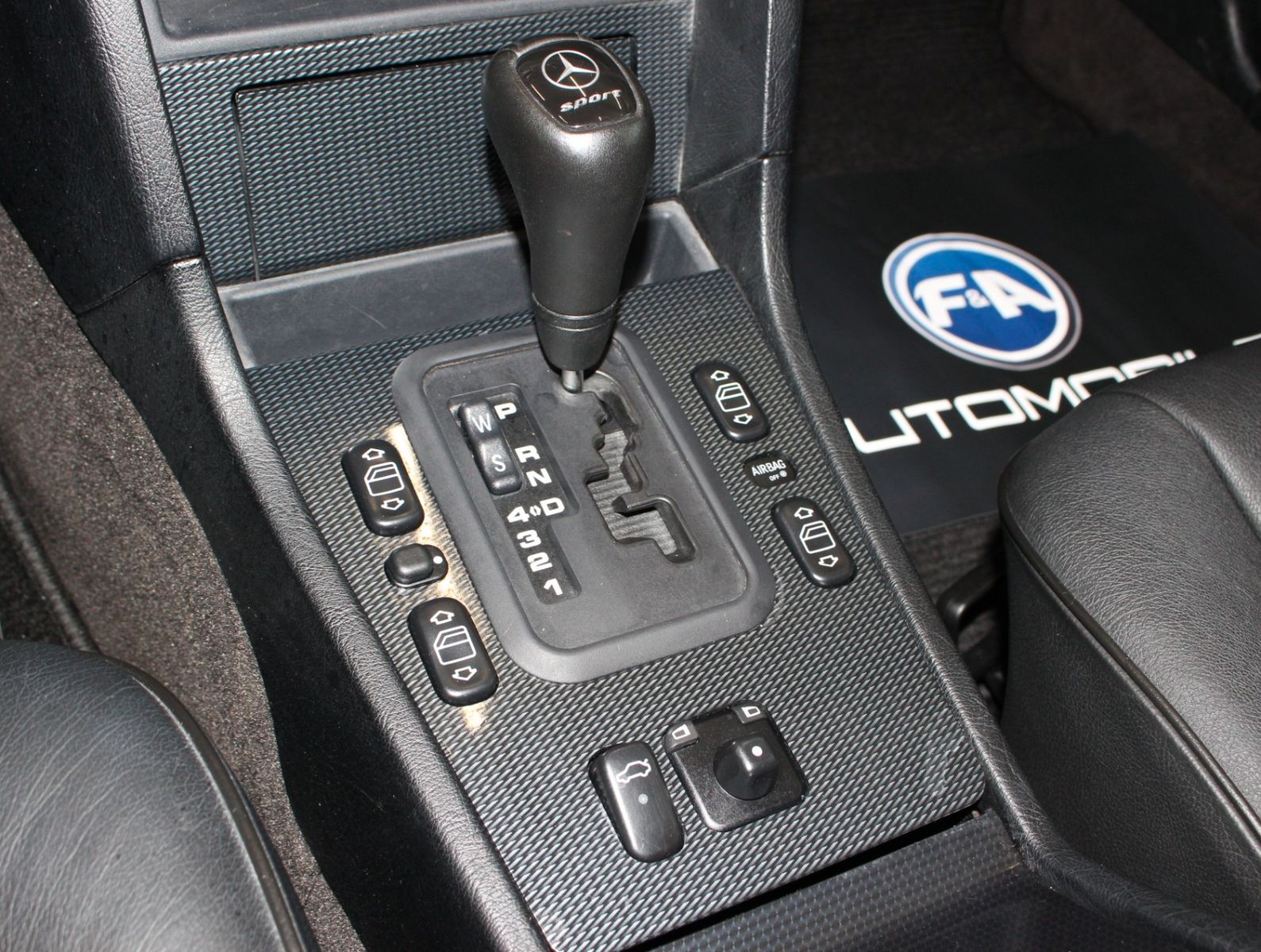 Fahrzeugabbildung Mercedes-Benz C 200 Sport Guter Pflegezustand+GSD+Xenon+Leder