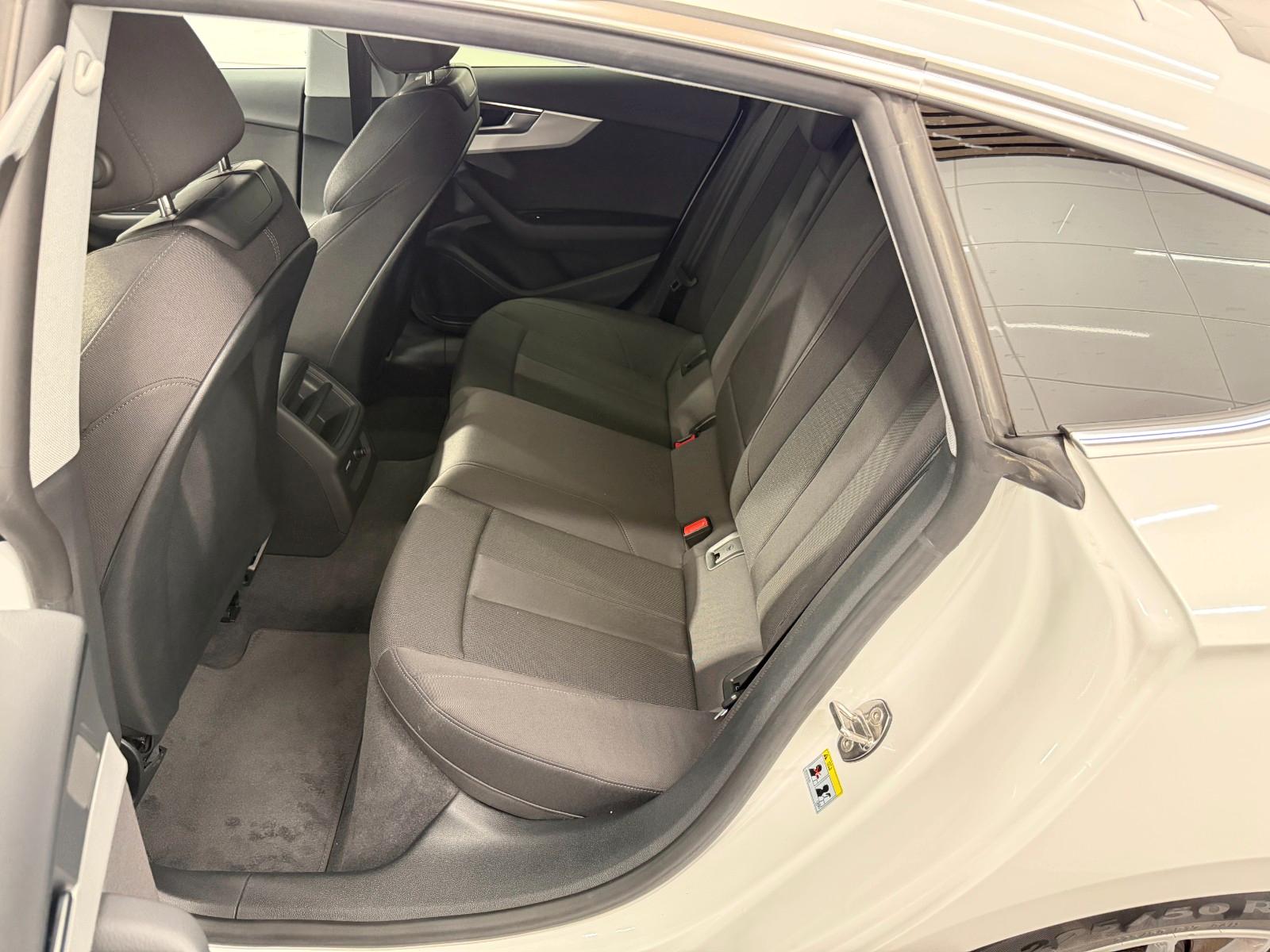 Audi A5 40 TFSI 2.0 S-tronic/MatrixLed/Pano/Apple Car