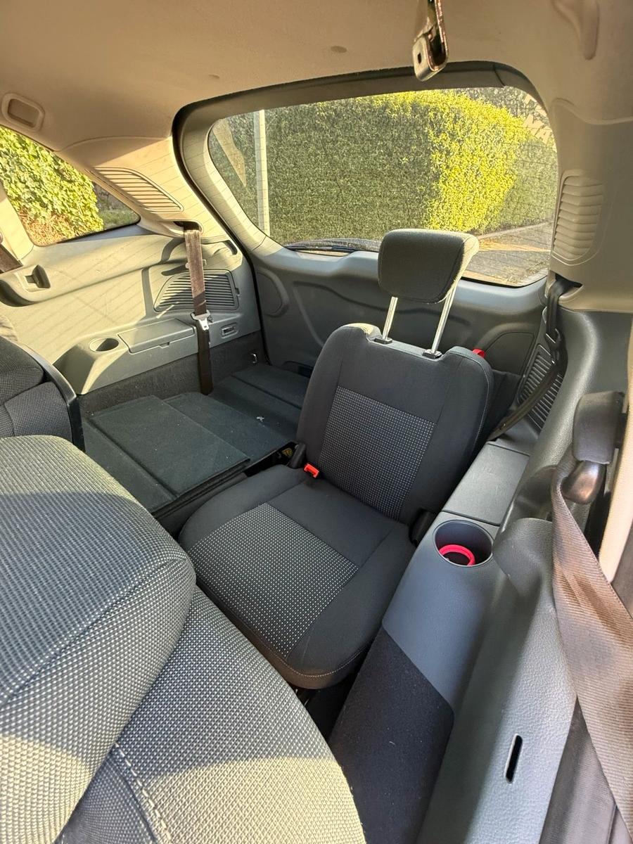 Ford C-MAX 2012 — photo 9