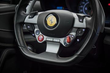 صورة مصغرة 18 لـ 2016 Ferrari GTC4LUSSO