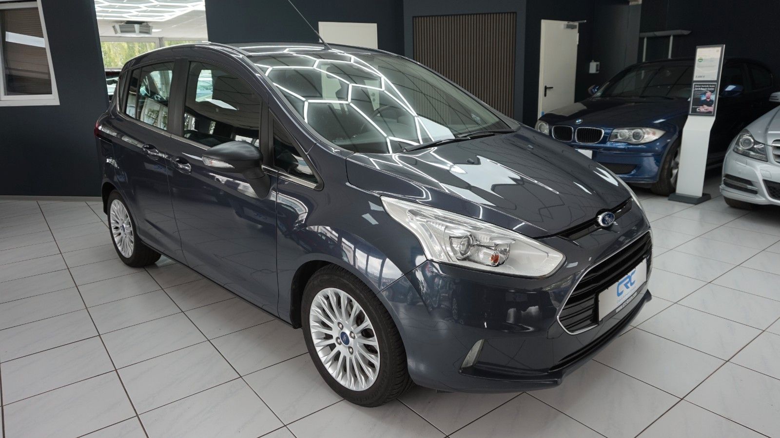 Fahrzeugabbildung Ford B-Max Titanium 4,9 Liter / 100 Km