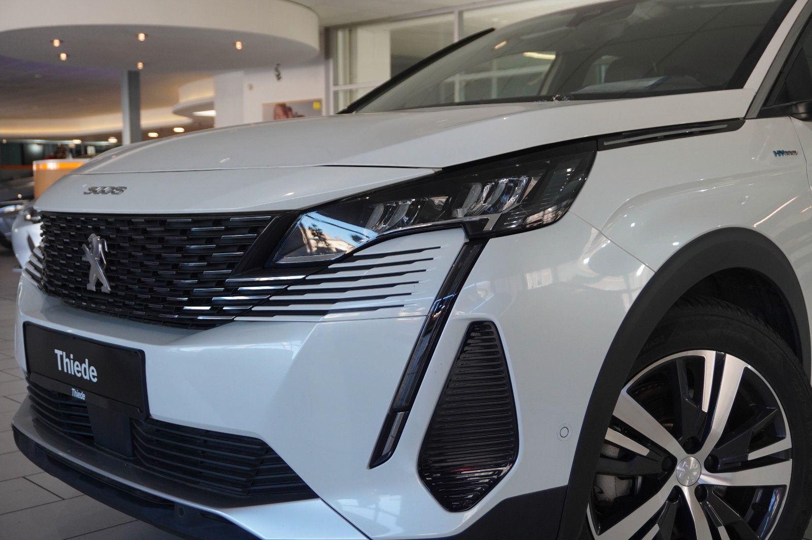 Fahrzeugabbildung Peugeot 3008 Hybrid PHEV ALLURE NAVI/LED/KAMERA/SH/AHK
