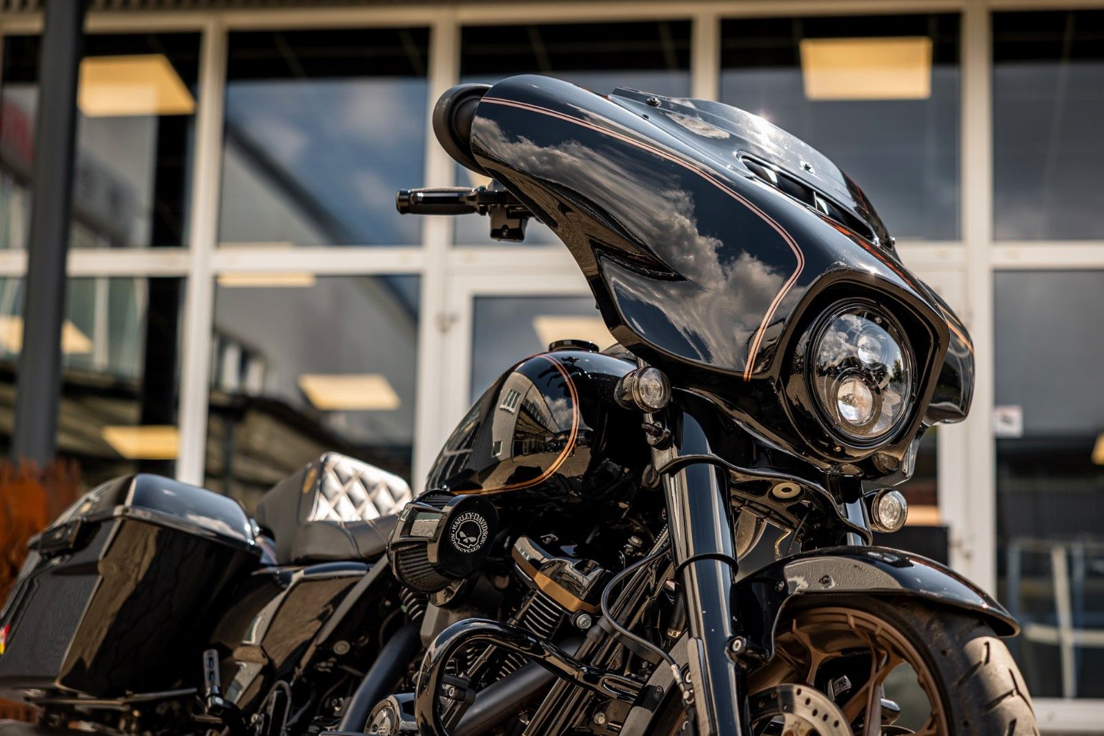 Fahrzeugabbildung Harley-Davidson FLHXST STREET GLIDE ST 117-JEKILL & HYDE- Öhlins