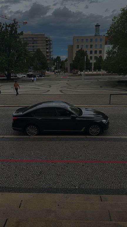 Image of BMW 730