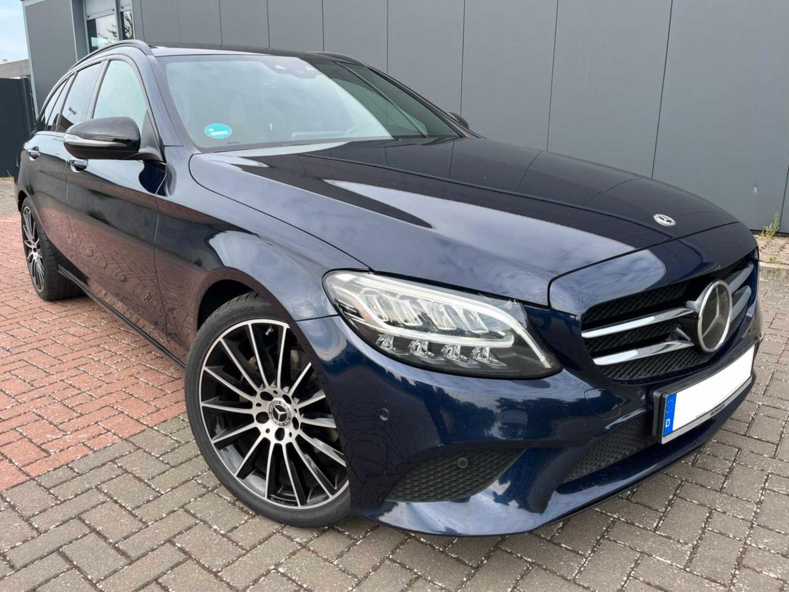 MERCEDES-BENZ C 220 d T Autom. -