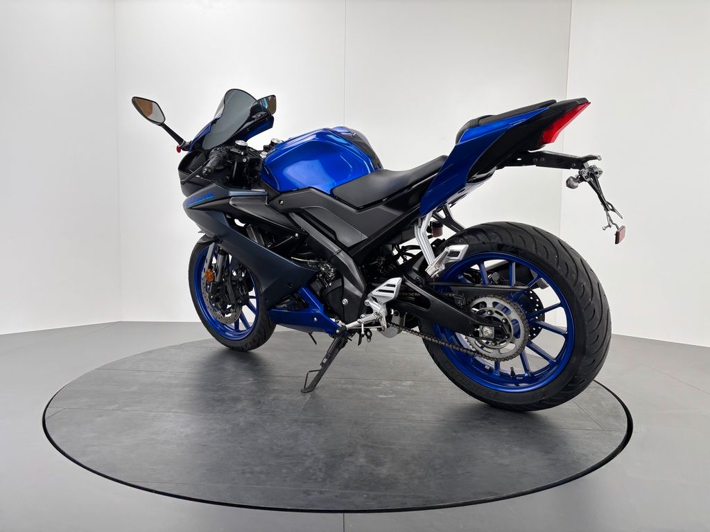 Fahrzeugabbildung Yamaha YZF-R125 *TOP MIT ZUBEHÖR
