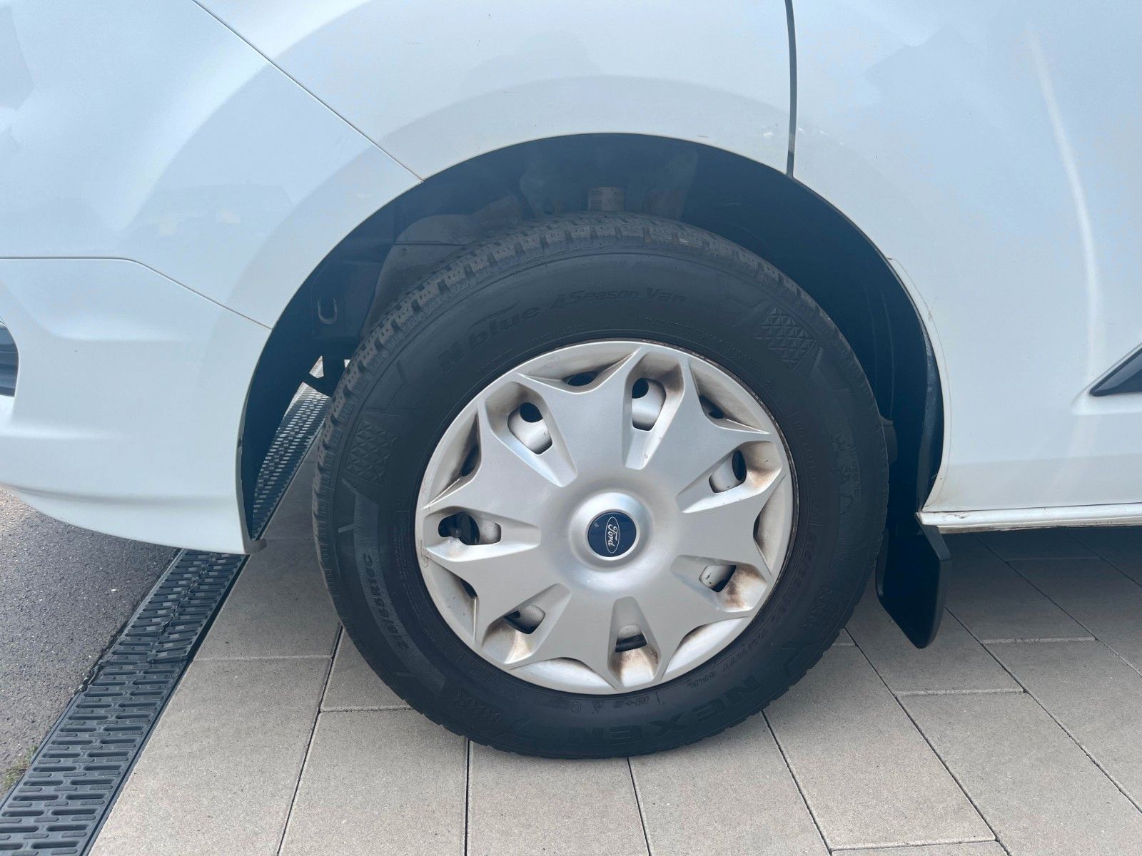 Fahrzeugabbildung Ford Transit Custom Kasten 300 L2 Trend