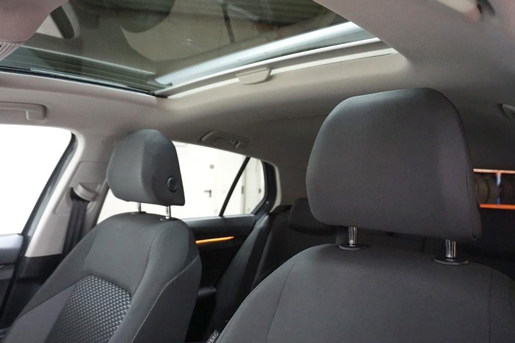 Volkswagen Golf 8 2.0TDI DSG Active Virtual Pano AHK HUD, миниатюра 9