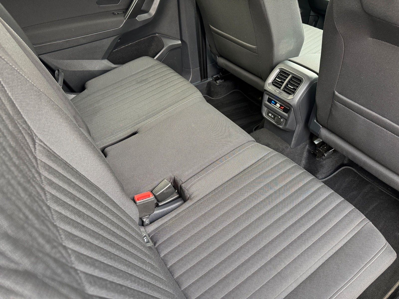 Fahrzeugabbildung Volkswagen Tiguan Allspace Life 1.5 TSI