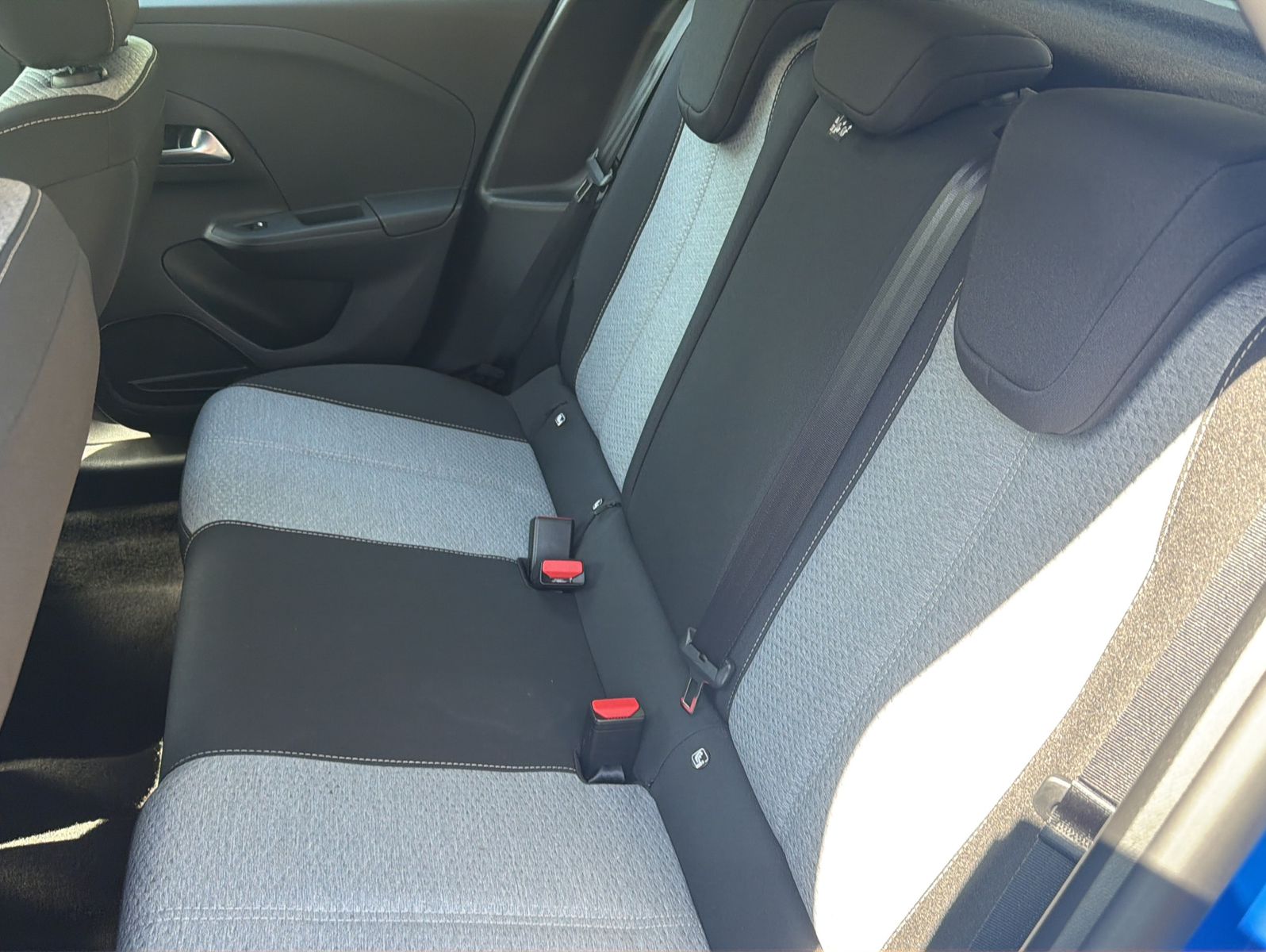 Fahrzeugabbildung Opel Corsa Tech-Paket / Automatik
