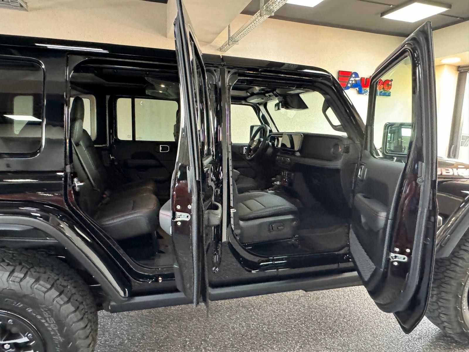 Fahrzeugabbildung Jeep RUBICON X 3.6L-V6-CAM-35"-AHK-HT