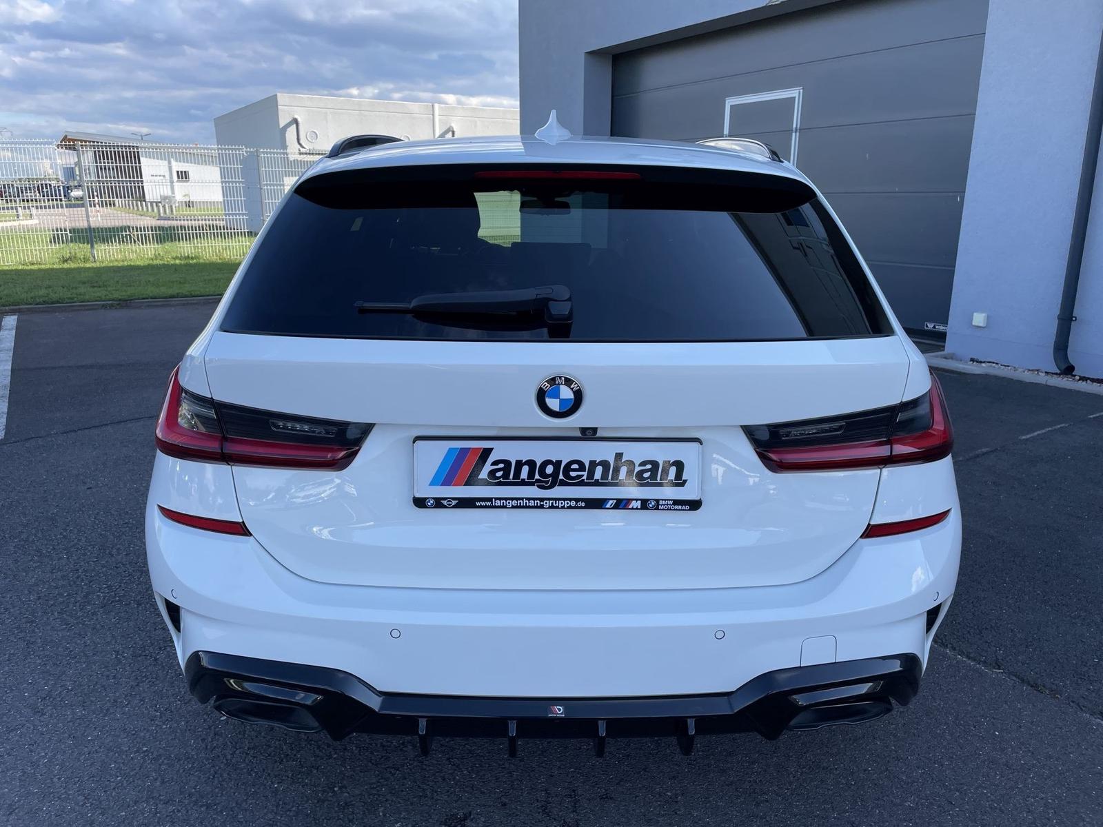 BMW M340i xDrive Touring PANO ACC LASER H/K HUD