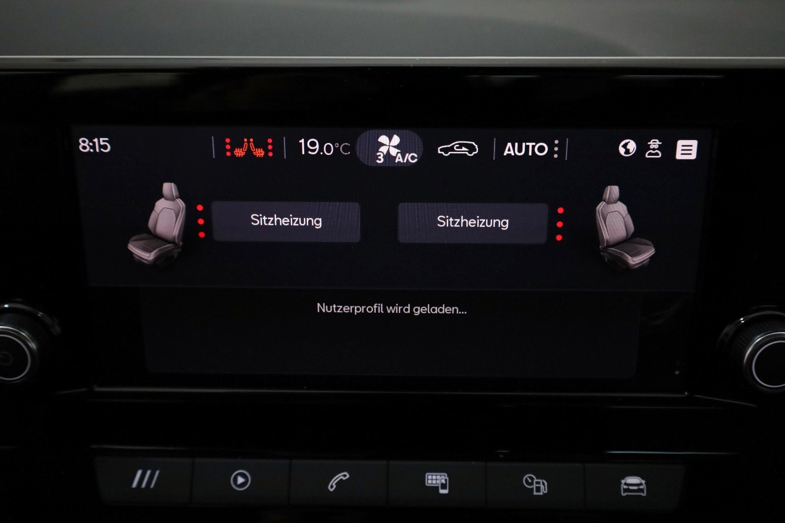 Fahrzeugabbildung SEAT Leon Style, Automatik, LED, SH, Kamera, Carplay