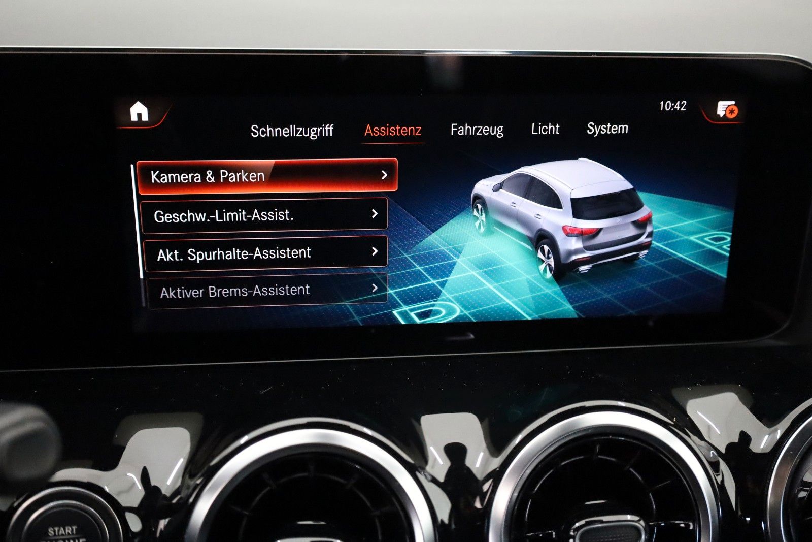 Fahrzeugabbildung Mercedes-Benz GLA 250 e Style, T.Leder, Navi ,LED, SH,Kamera