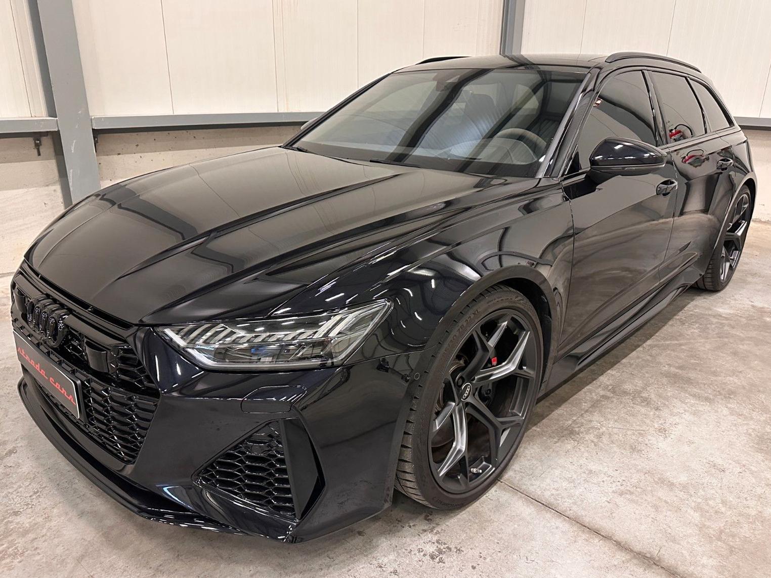 Audi RS6 Avant PERFORMANCE PANO/AHK EXCLUSIVE