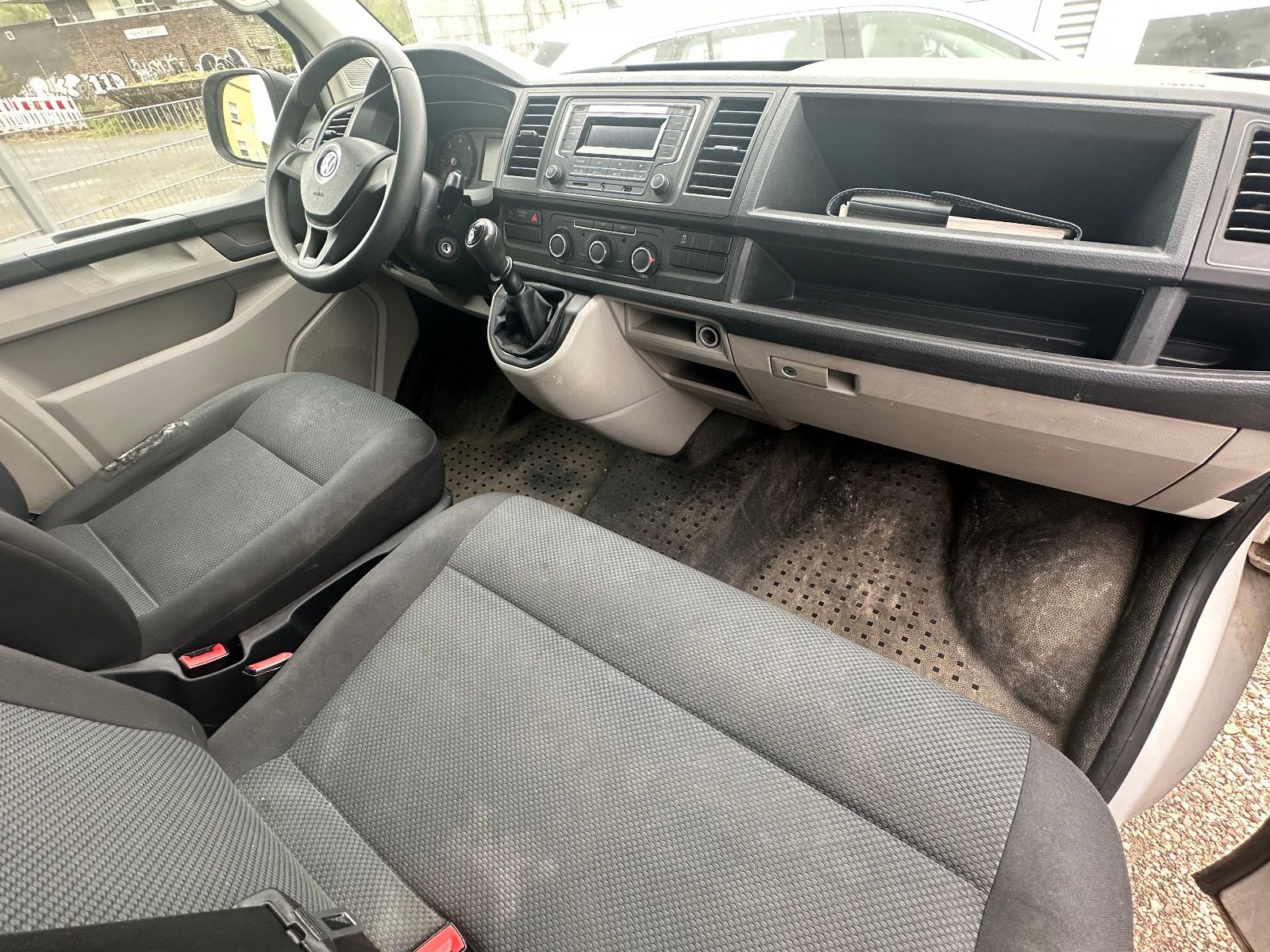 Fahrzeugabbildung Volkswagen T6 2.0 TDI TRANSPORTER KASTEN*1.HAND+AHK*