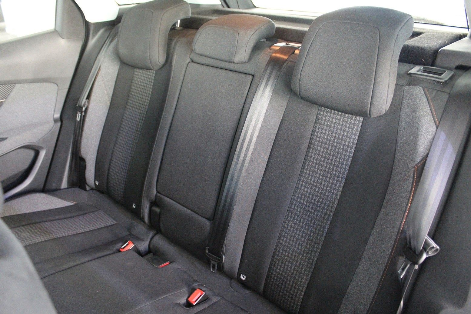 Fahrzeugabbildung Peugeot 3008 1.2T Active NAVI/LED/PDC/SPURASS./TEMPOMAT