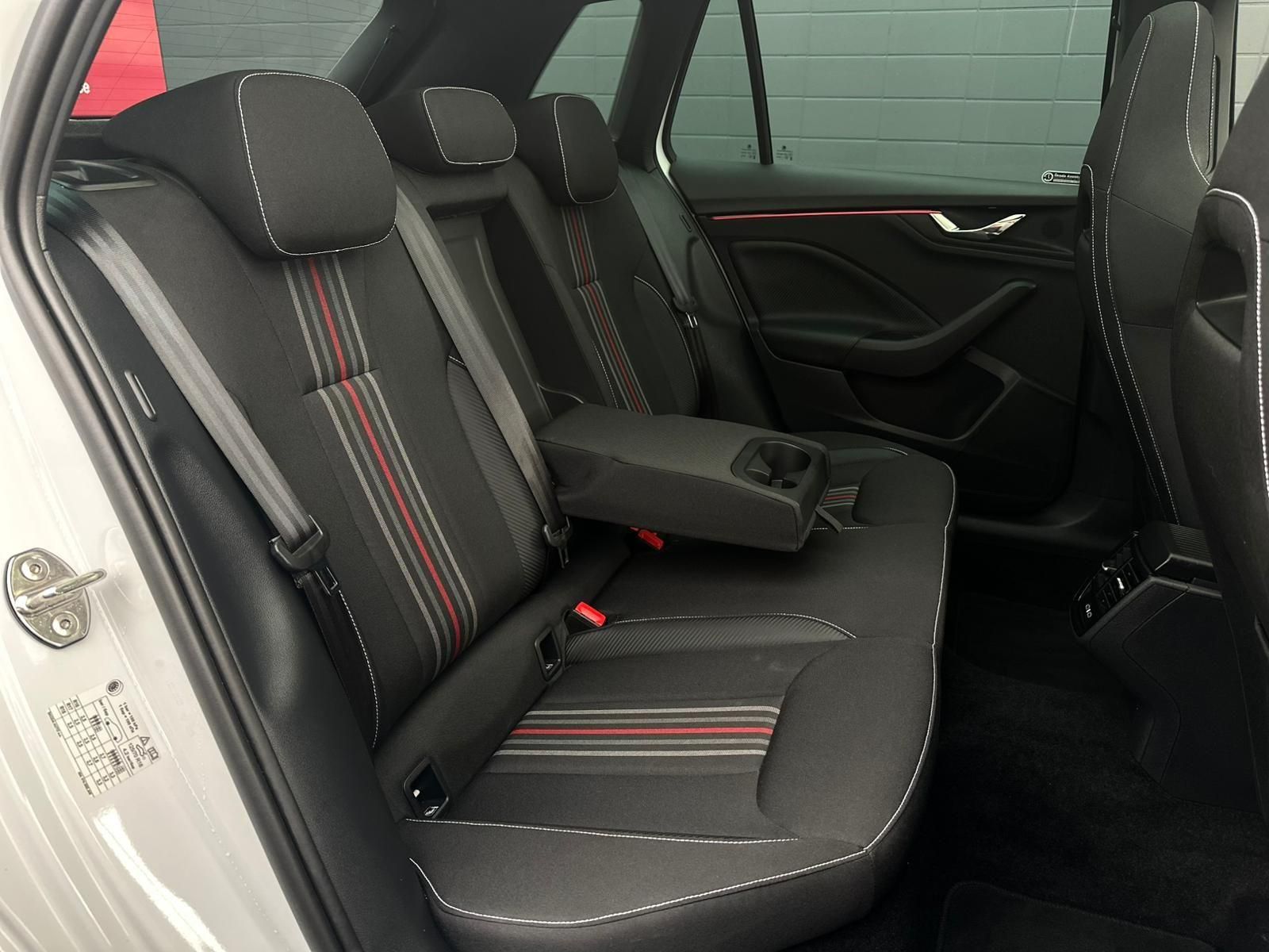 SKODA Kamiq 1.0TSI MONTE CARLO* MATRIX#PANO#AHK#KEYLES - Image 17