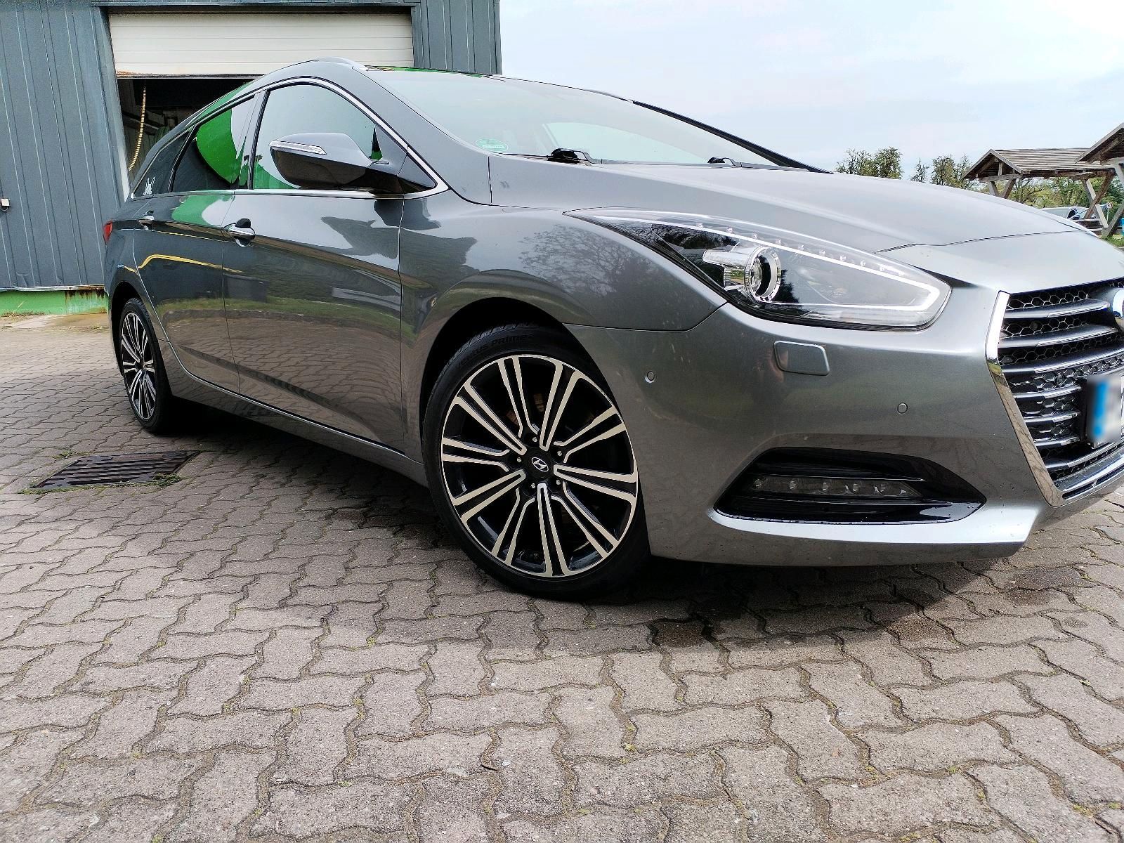 HYUNDAI i40