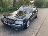 Mercedes-Benz SL 500 SL - Oldtimer: mit Navigationssystem