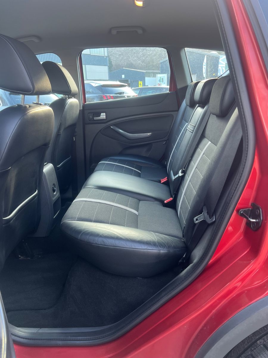 Fahrzeugabbildung Ford Kuga 2.5T Titanium * AUTOMATIK *