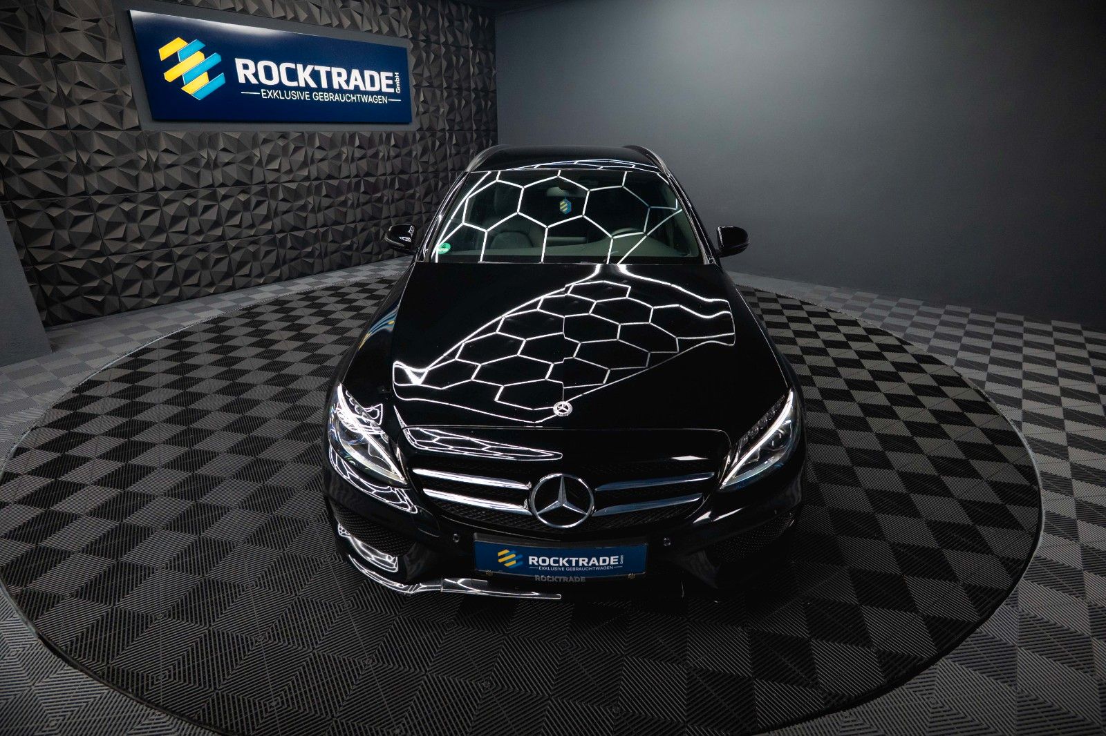 Fahrzeugabbildung Mercedes-Benz C 400 T 4Matic AMG Night-Edition *LED*19%*