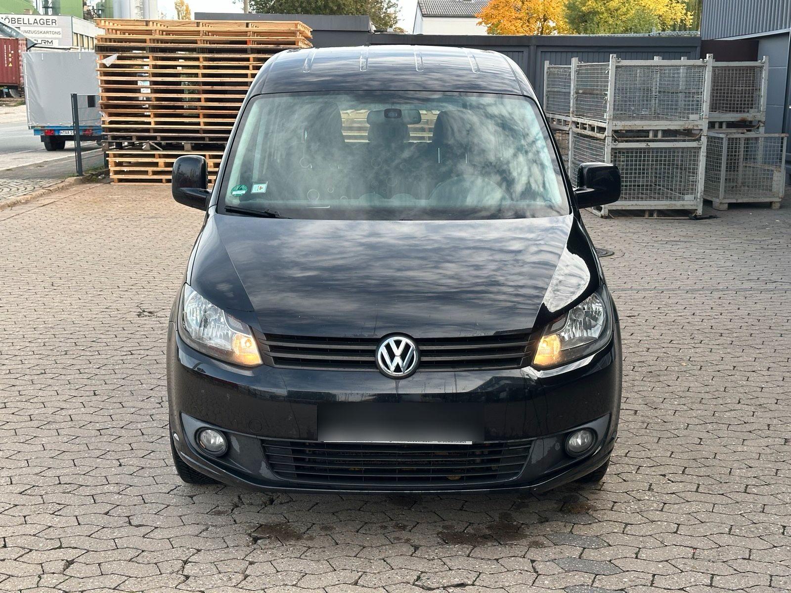 Volkswagen Caddy 2012 — rear view