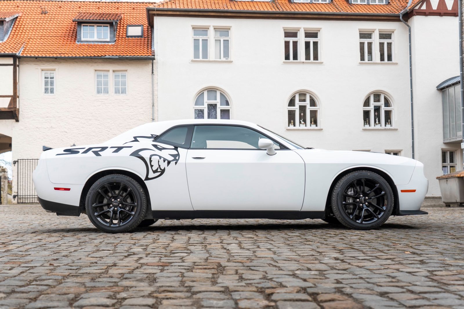 Fahrzeugabbildung Dodge Challenger 6,4L SCAT PACK ALPINE CARPLAY KAM