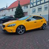Volvo V40 R-Design, frischer TÜV-Service-Reifen-Extras