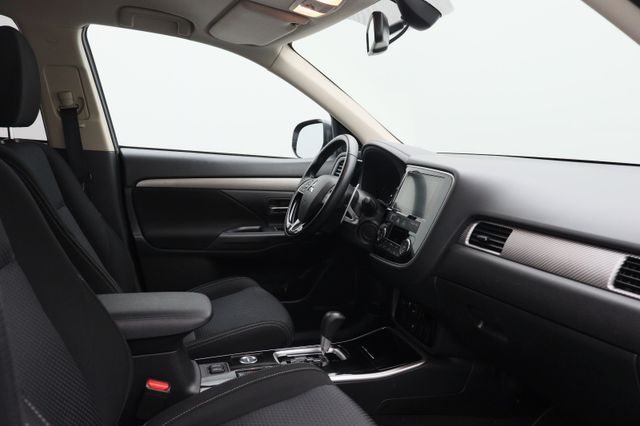 Fahrzeugabbildung Mitsubishi Outlander Edition 100+ 2.2 DI-D 4WD AT