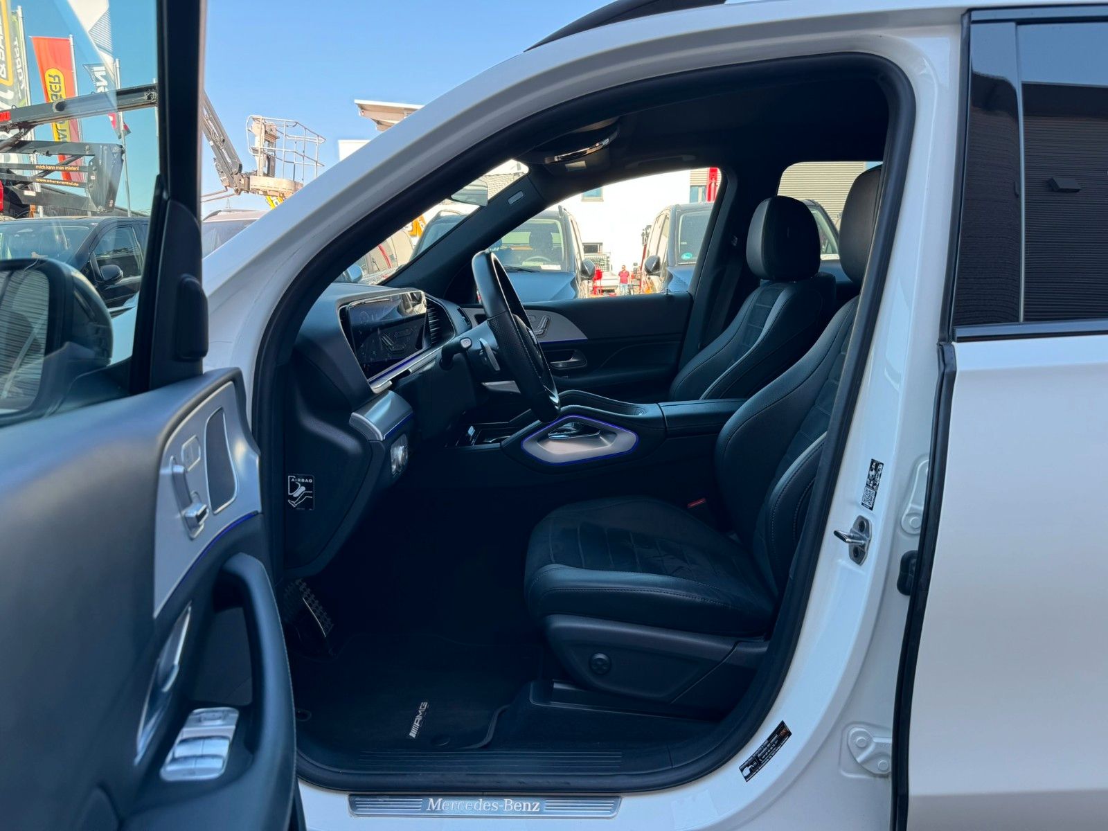 Fahrzeugabbildung Mercedes-Benz GLE 450 4M AMG+Distr+Pano+Night