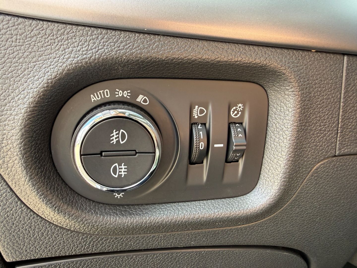 Fahrzeugabbildung Opel Astra K Edition Navi CarPlay  VZE GJR Musikstrea