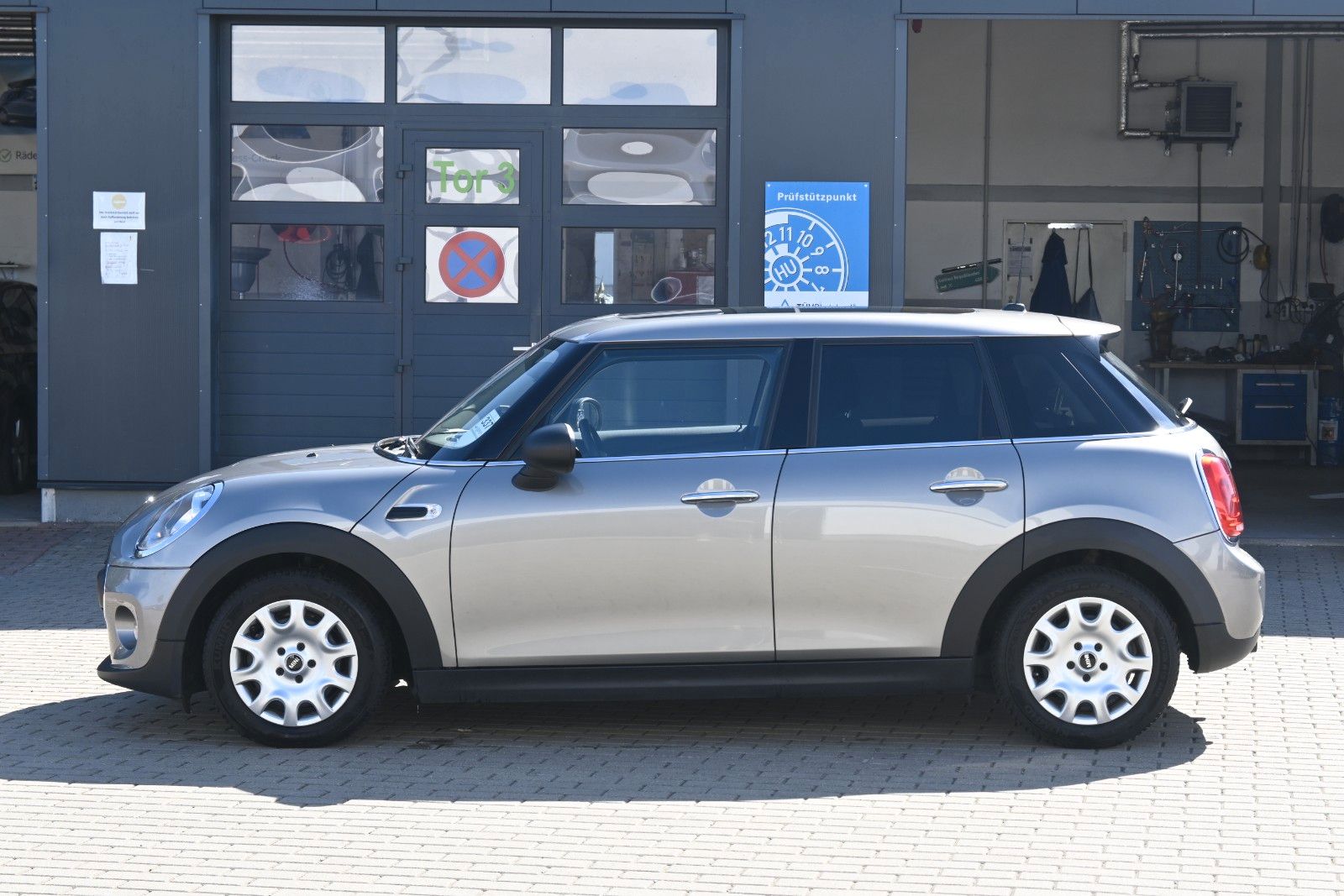 Fahrzeugabbildung MINI ONE Mini 5-trg. One
