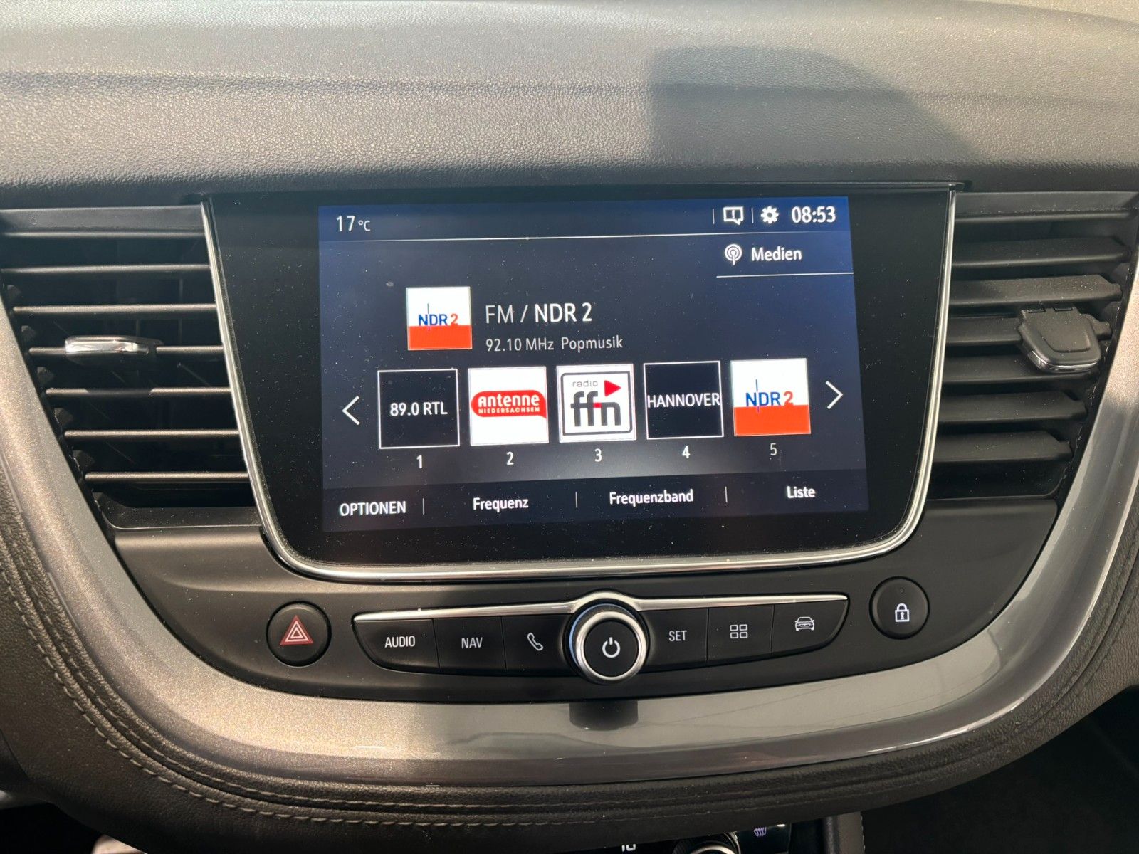 Fahrzeugabbildung Opel Grandland (X) 1.2 INNOV. AHK/NAVI/SHZ/KAMERA/AFL