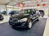Volvo XC60 Kinetic Drive 2.4d Pano AHK - Volvo Gebrauchtwagen in Essen
