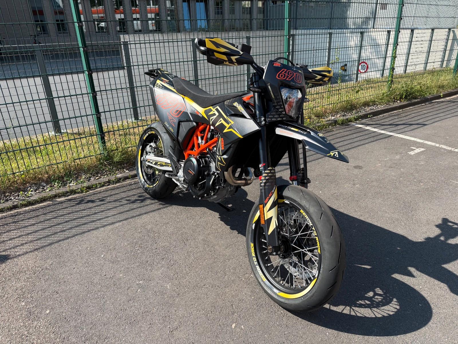 KTM 690 SMC R 2026 "KÖSTLER Black Edition" auch A2