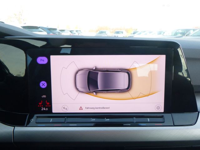 Fahrzeugabbildung Volkswagen Golf VIII 1,0 eTSI Life >AUT/NAV/LED/KAM/SHZ<