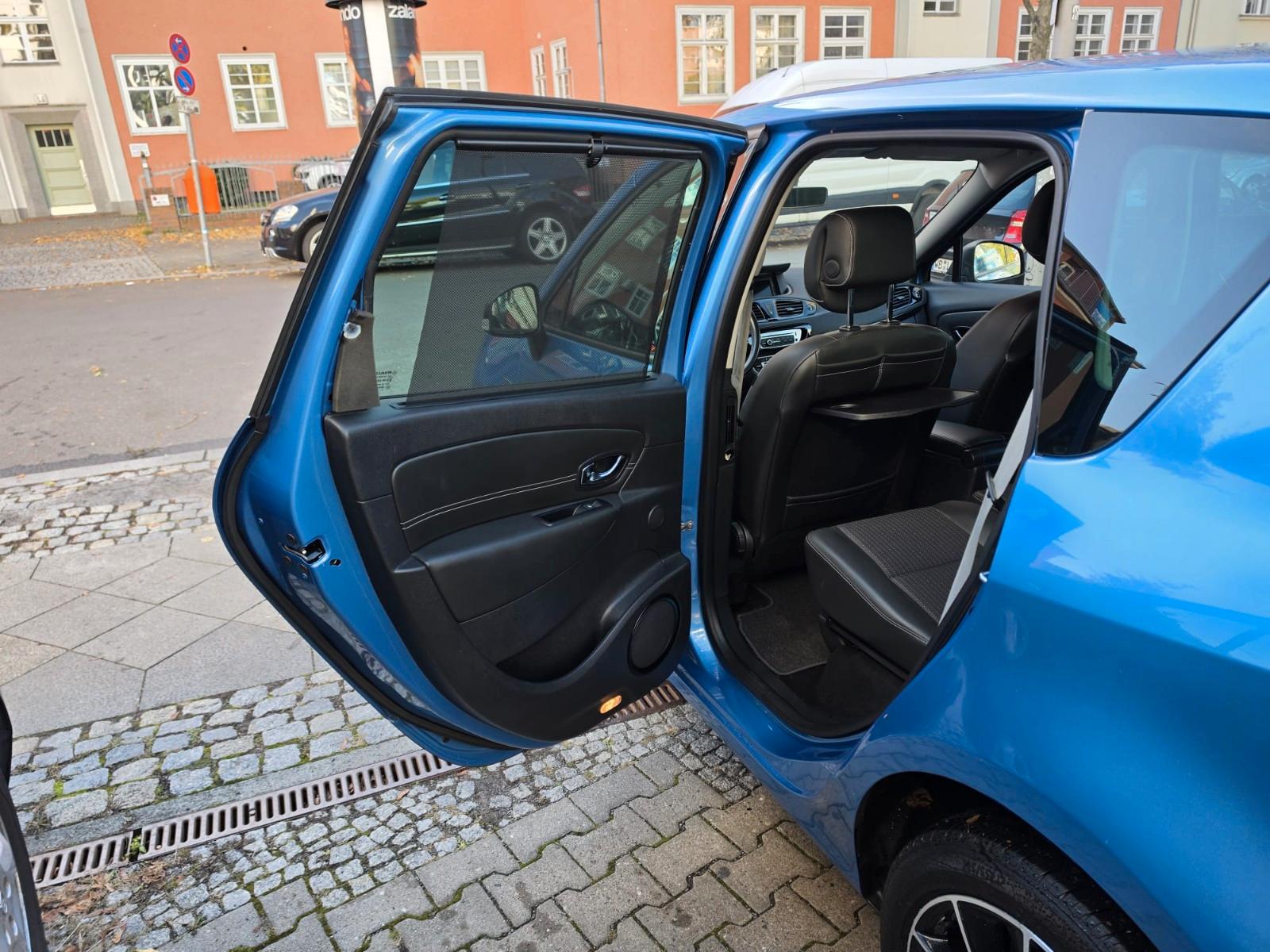 Renault Scenic 2013 — салон
