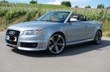 Audi RS4 4.2 quattro Cabriolet - - silberne Audi RS4
