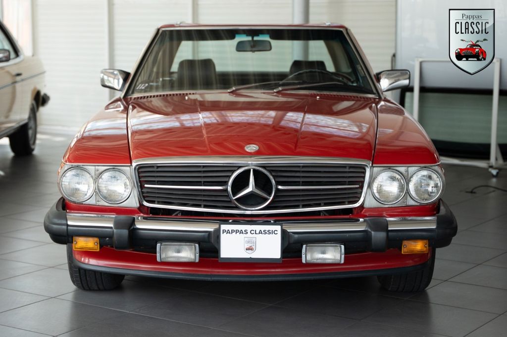 Mercedes-Benz SL 560