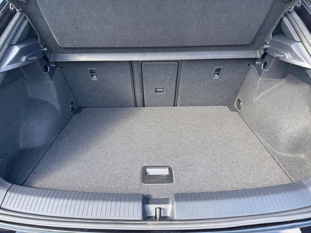 Fahrzeugabbildung Volkswagen T-Roc Style 1.5 TSI 150 PS 6-Gang AHK LED APP NA