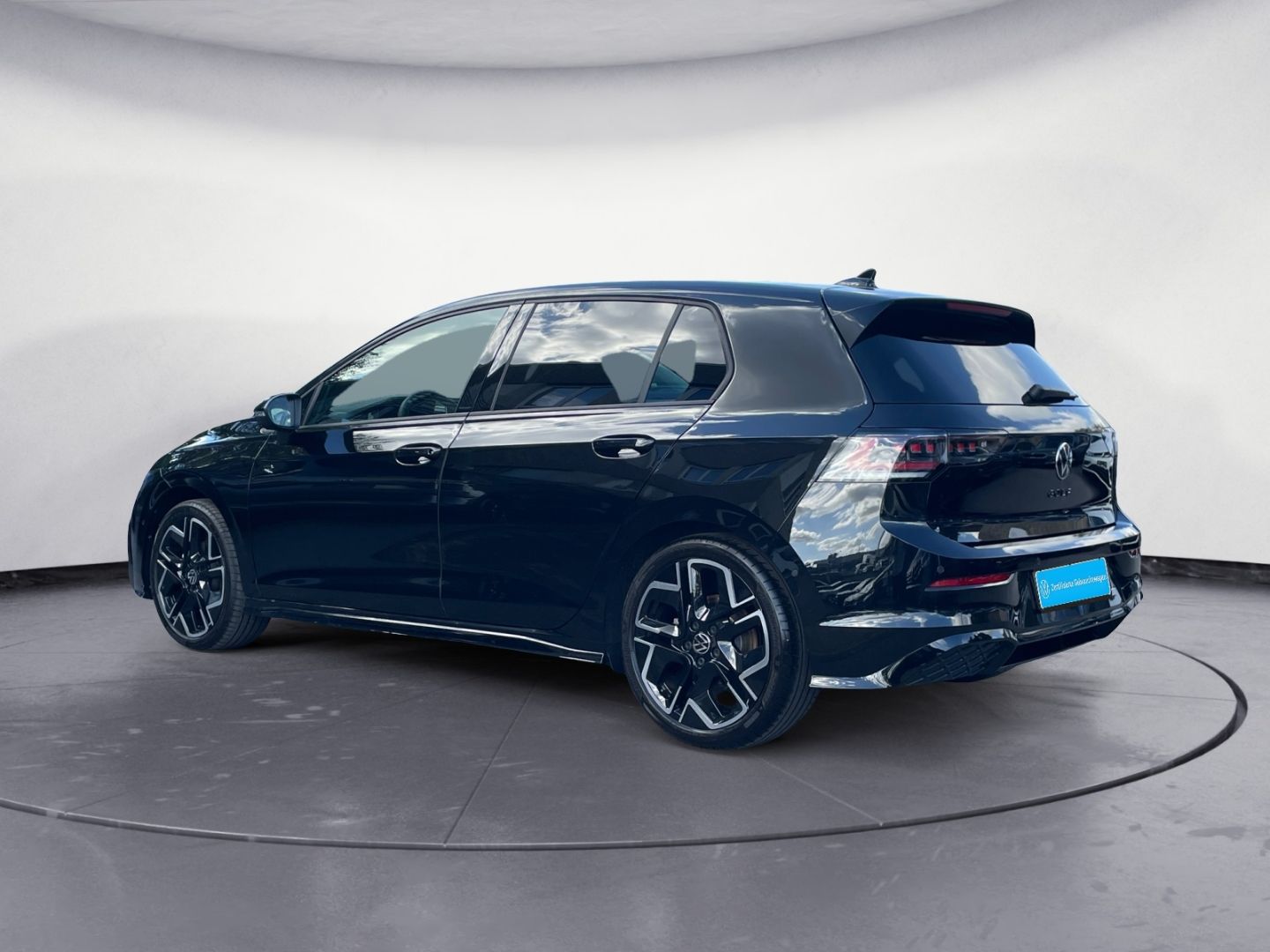 Volkswagen Golf R-Line 1.5 eTSI DSG MATRIX NAVI KAMERA PANO foto 3